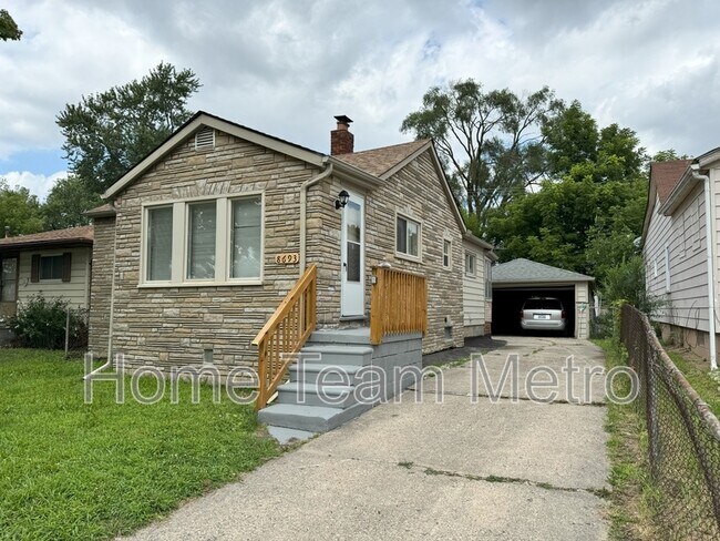 Building Photo - 8693 Paige Ave