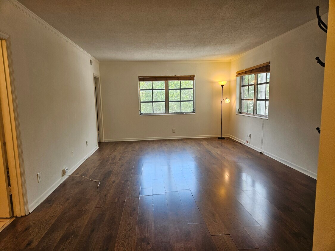 Living room - 2426 SE 17th St
