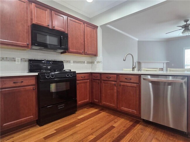 Building Photo - 2720 Beynon Ln NE