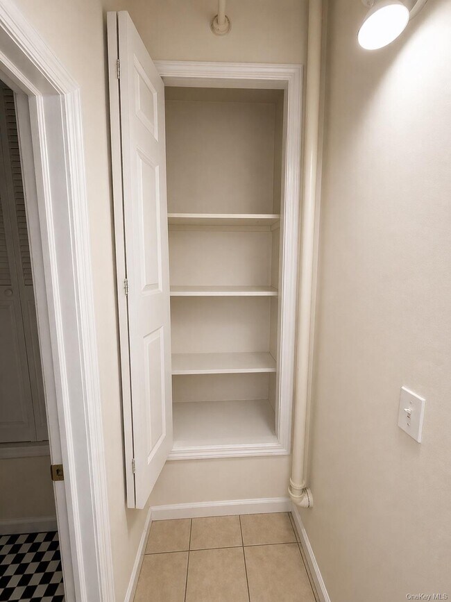 Foto del edificio - 2757 Long Beach Rd