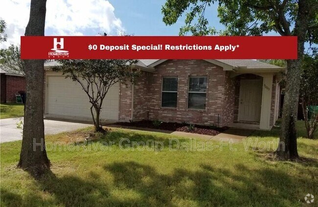 Building Photo - 9000 Seven Oaks Ln