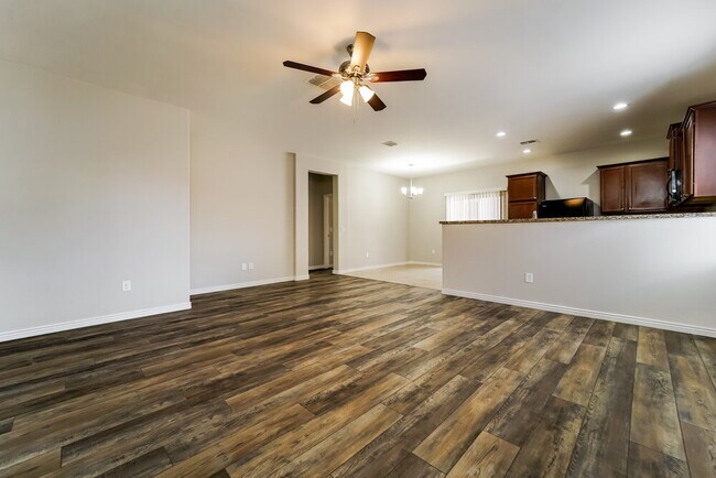 Building Photo - 8225 W Kittiwake Ln