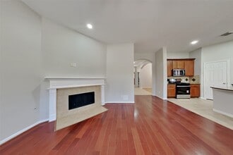 Building Photo - 20743 Oakhurst Park Dr