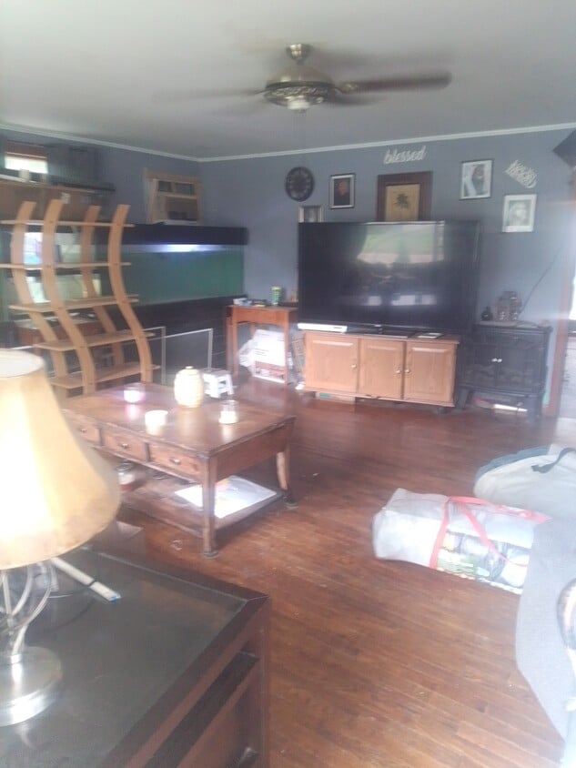 Building Photo - 409 Johnson St