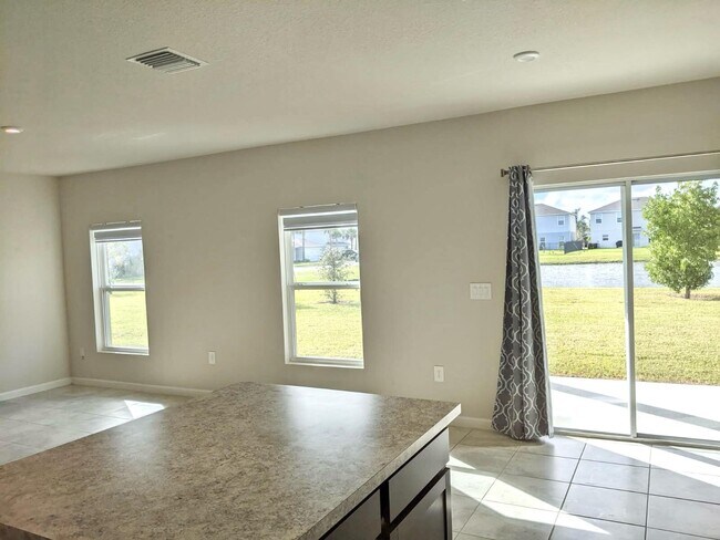 Foto del edificio - 604 Lychee Ln