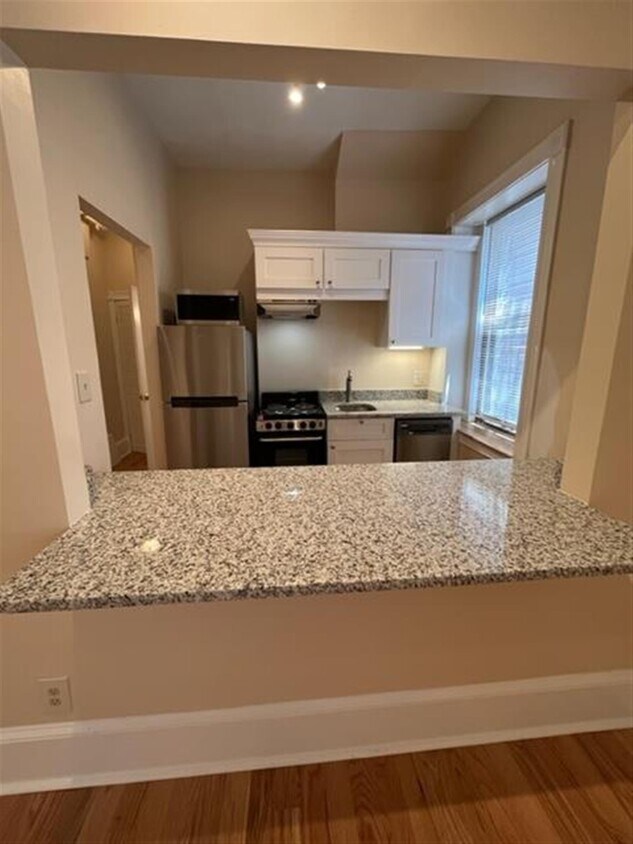 Foto principal - 878 Massachusetts Ave