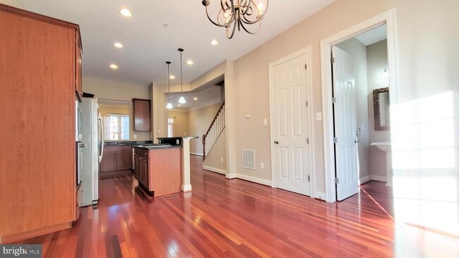 Foto del edificio - 631 Hurdle Mill Pl