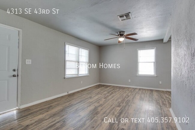 Foto del edificio - 4313 SE 43rd St