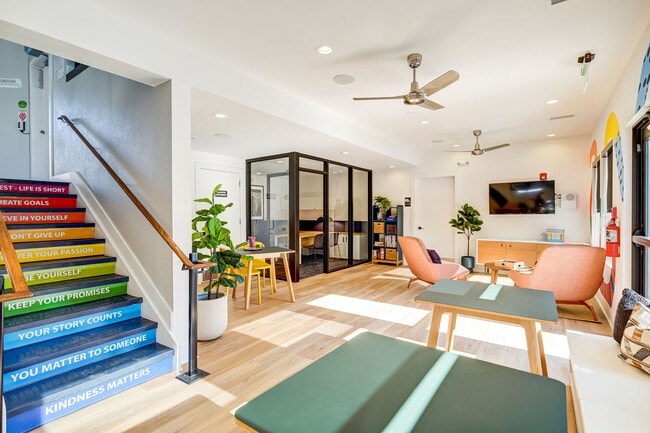 Building Photo - Tuscan Heights