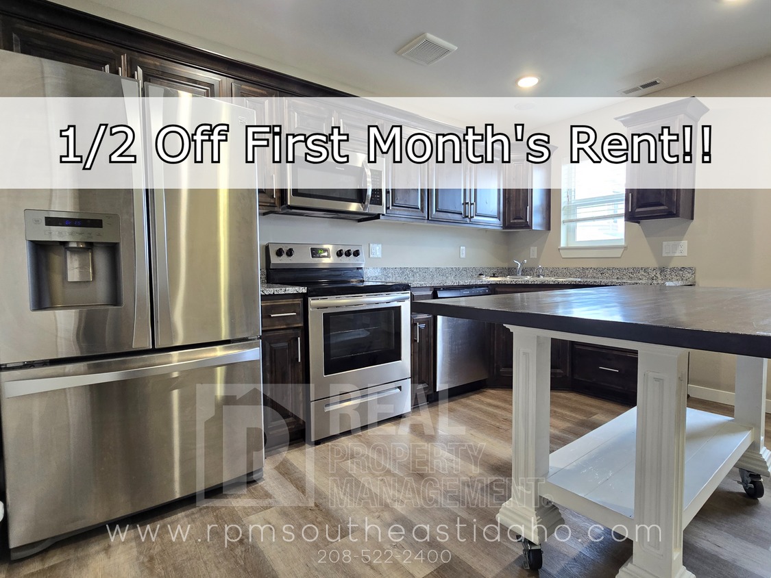 Primary Photo - Bright & Clean 3 Bedroom, 2.5 Bathroom Townhome for Rent in Idaho Falls by Real Property Manageme...