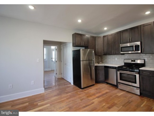 Building Photo - 332 W Hortter St