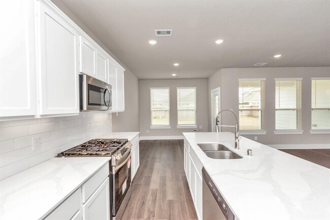 Building Photo - 10618 Cascade Crk Dr