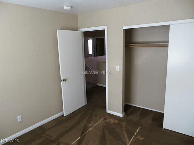 Foto del edificio - 9541 Paradise Rd