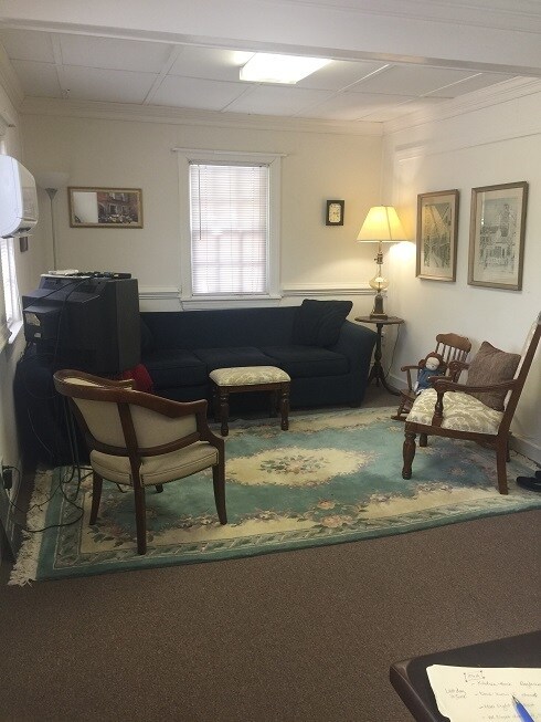 Foto del edificio - First floor apartment in the heart of the City of Williamsburg! Available April 1st 2026!