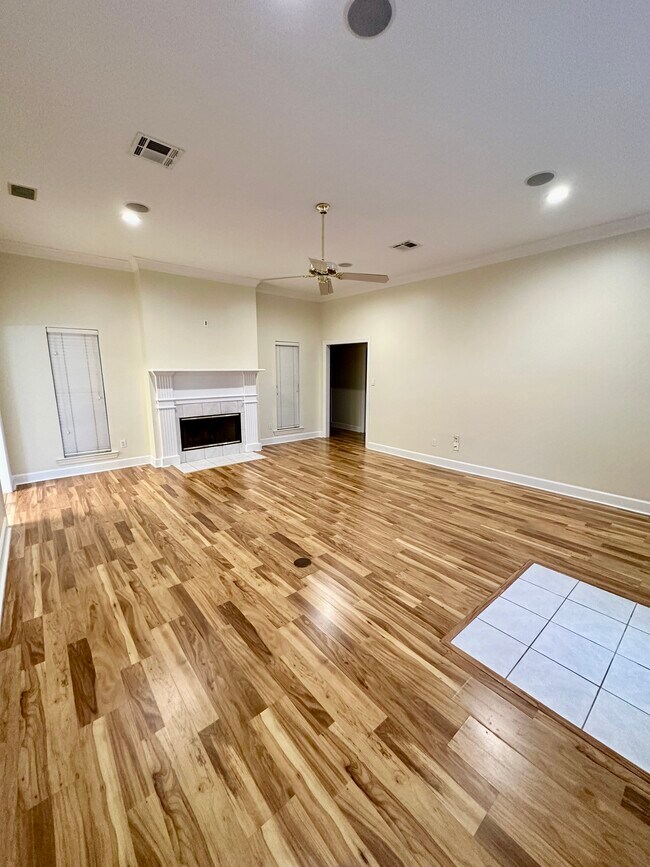 Building Photo - 100 Ashford Ln