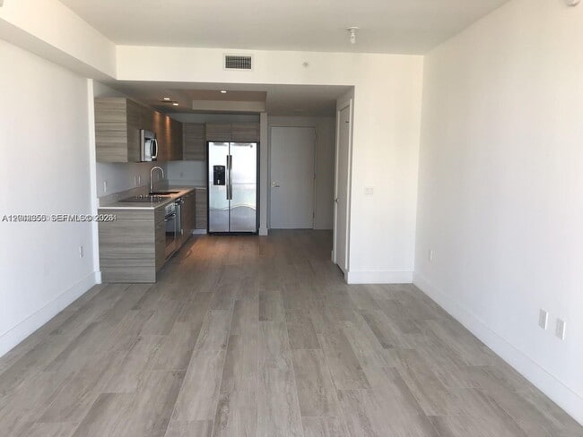 Foto del edificio - 121 NE 34th St