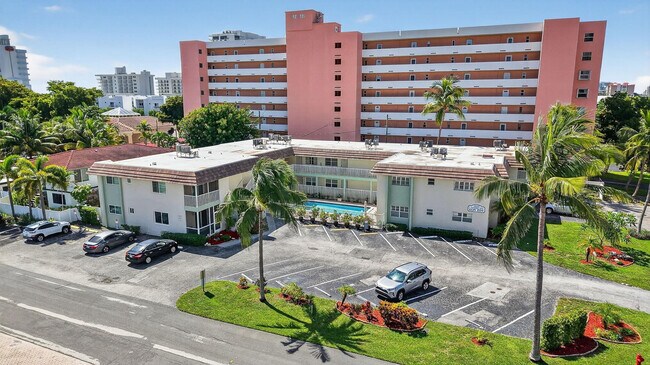 Foto del edificio - 1450 N Riverside Dr