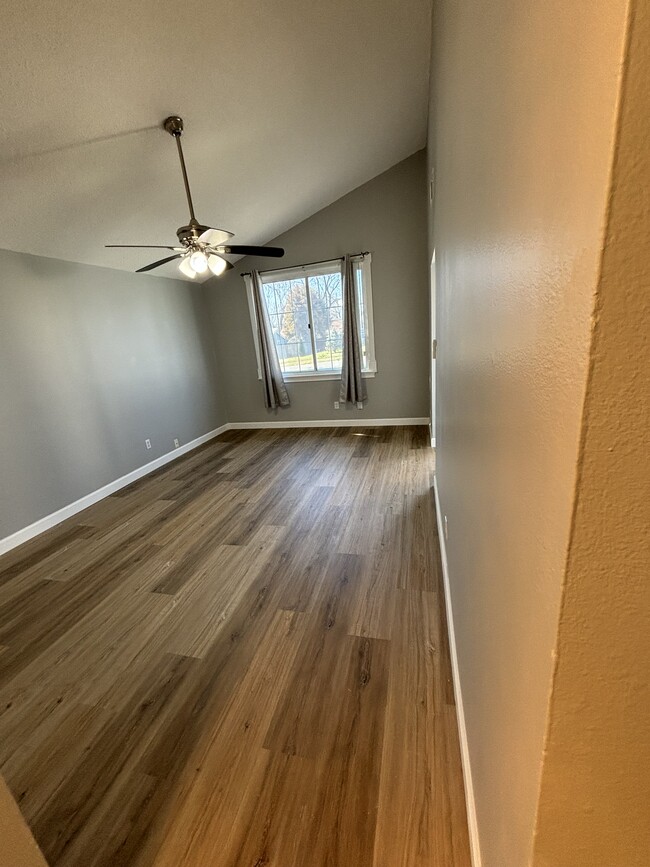 Living Room - 2435 Buttonwood Ct