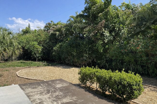 Building Photo - 2714 Grove St