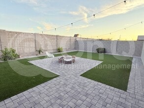 Building Photo - 9009 W Agora Ln