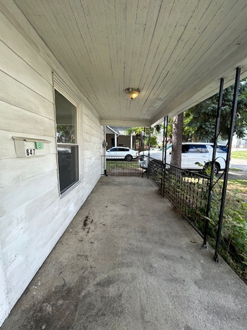 647 Sherman St Akron, OH 44311 – photo 3