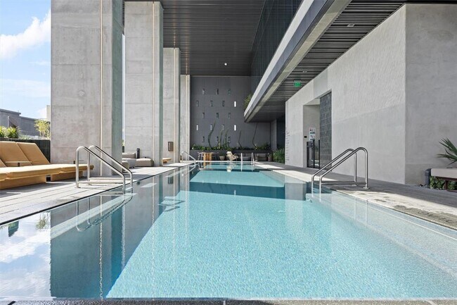 Foto del edificio - 610 Davis St