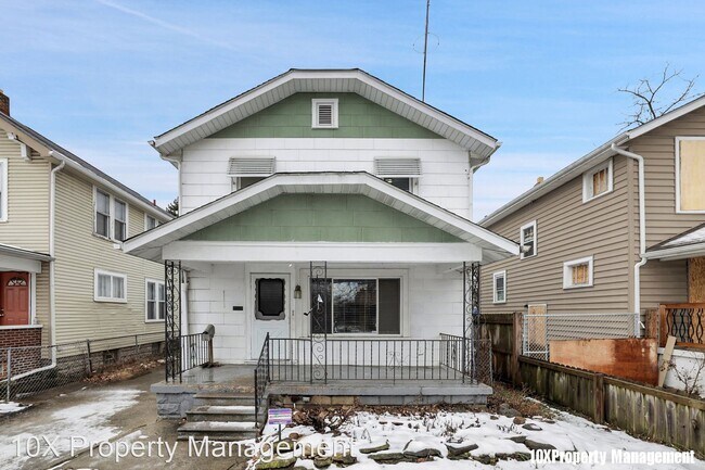 Foto del edificio - 4 br, 1.5 bath House - 563 S Burgess Avenue