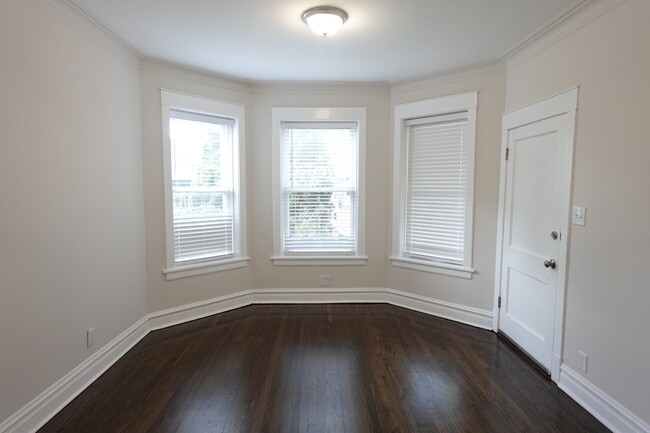 Building Photo - 3849 N Christiana Ave