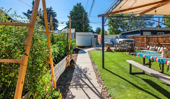 Foto del edificio - 4111 Raritan St