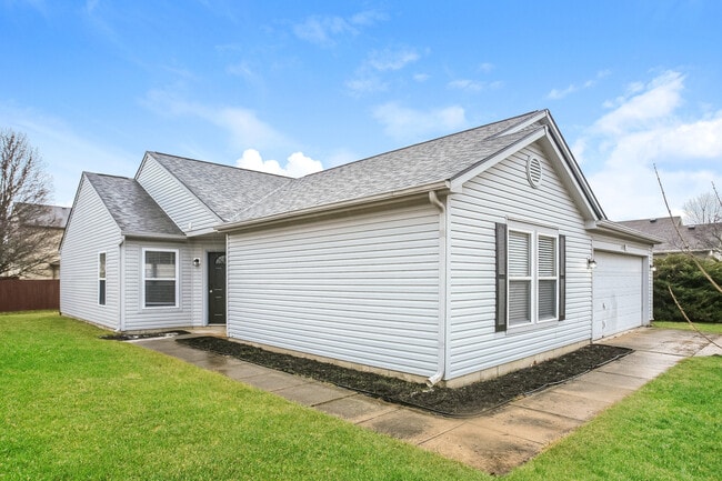 Building Photo - 1377 Redwood Dr