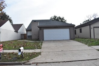 Building Photo - 8903 Kalewood Dr