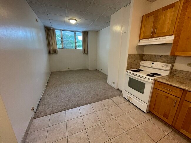 Building Photo - 2651 Kuilei St