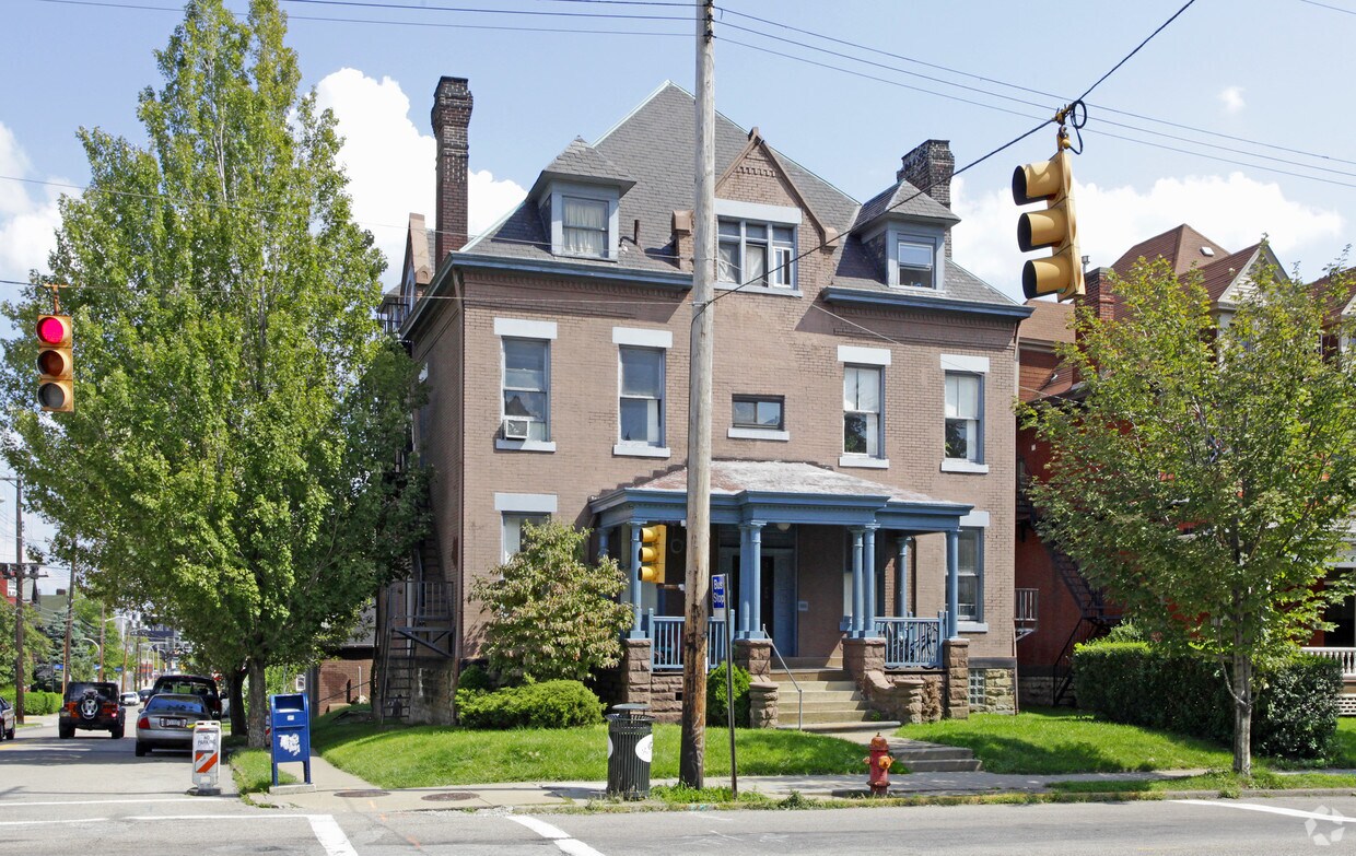 Primary Photo - 301-303 S Negley Ave