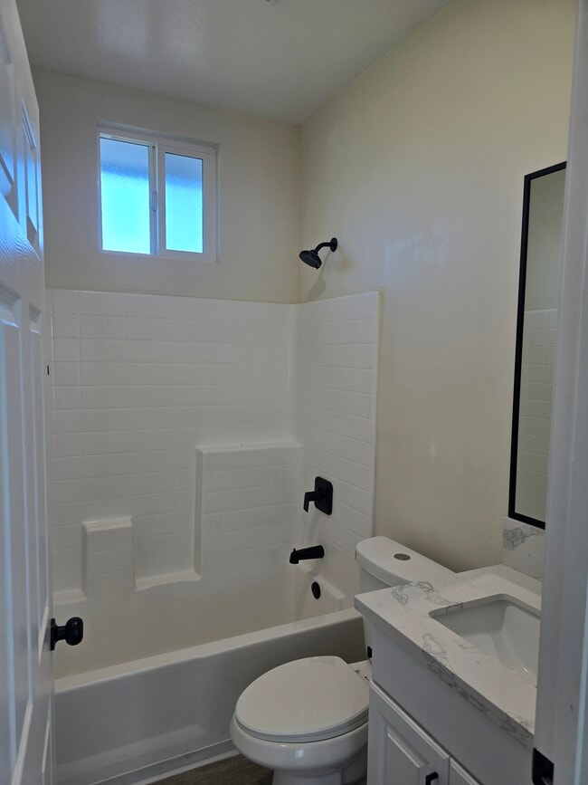 Building Photo - 310 Ohio Dr