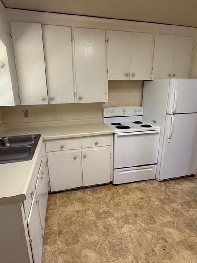 Foto del edificio - 10-12 Milledge Ct