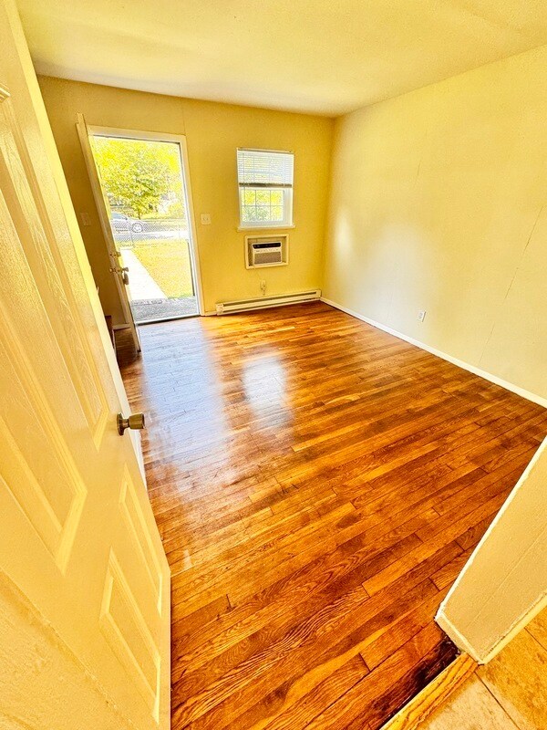 Foto principal - 2301 Barton Ave