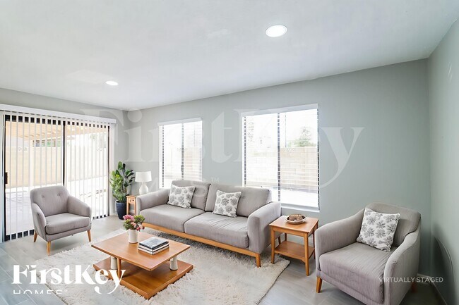 Foto del edificio - 4939 W Golden Ln