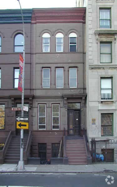 Building Photo - 40 W 120th St