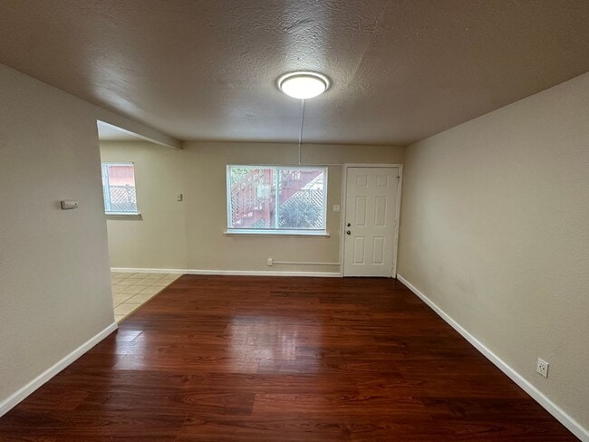 Photo - 317-323 S 26th St Apartment