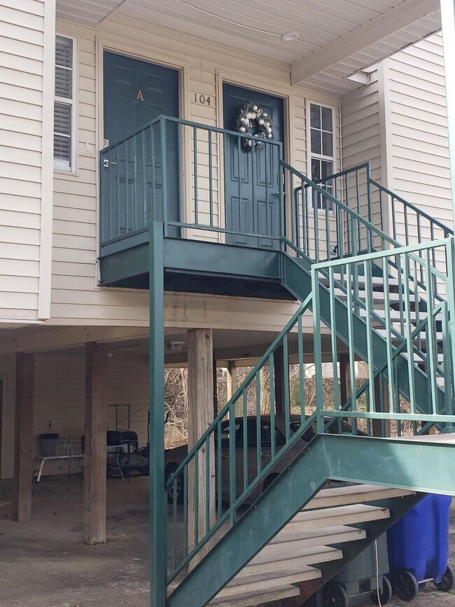 Building Photo - 104 Derwent Court-Unit B