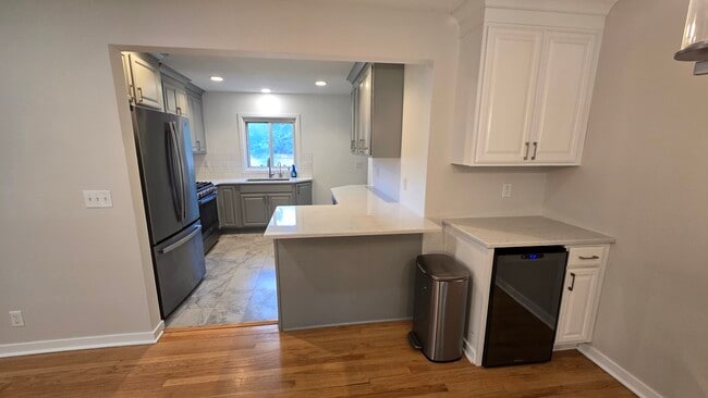 Building Photo - 675 Verdant Dr