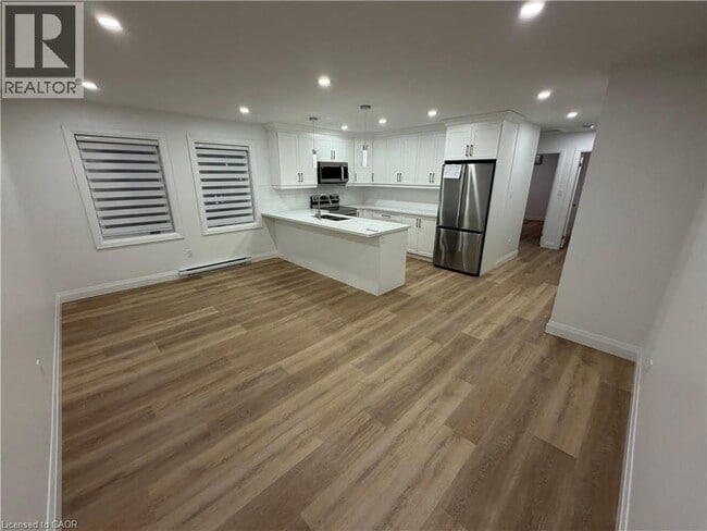 Building Photo - 137 Whitley St