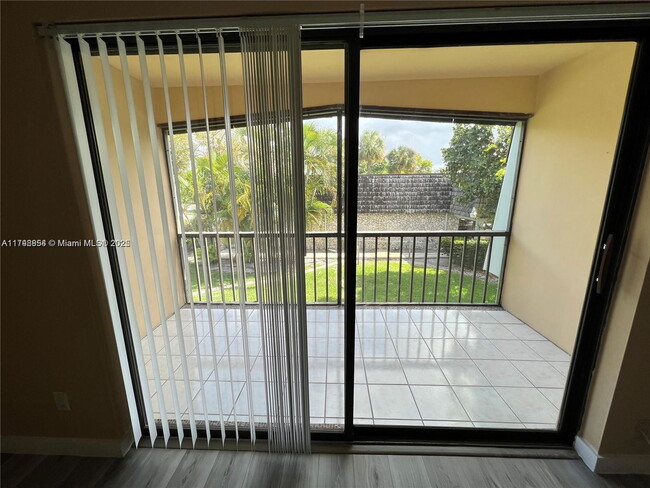 Foto del edificio - 3129 Oakland Shores Dr