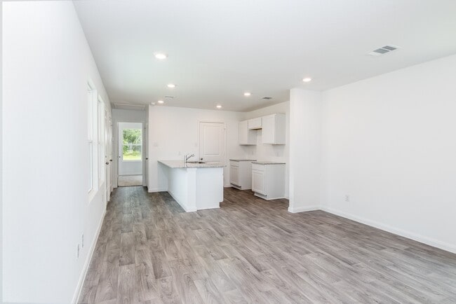 Building Photo - 12066 William Trails Cir