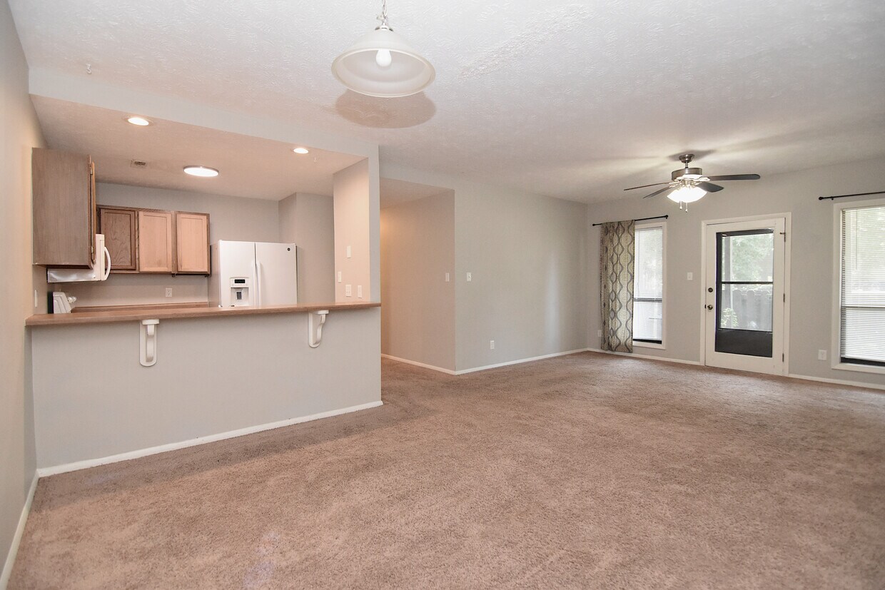 1885 Tryon Dr Unit 4, Fayetteville, NC 28303 Condo for Rent in