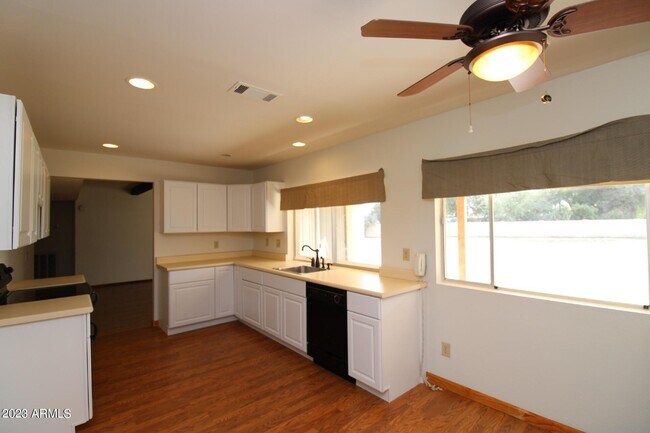 Building Photo - 6125 E Corrine Dr