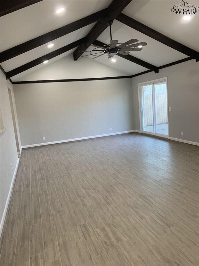 Foto del edificio - 5519 Briargrove Dr