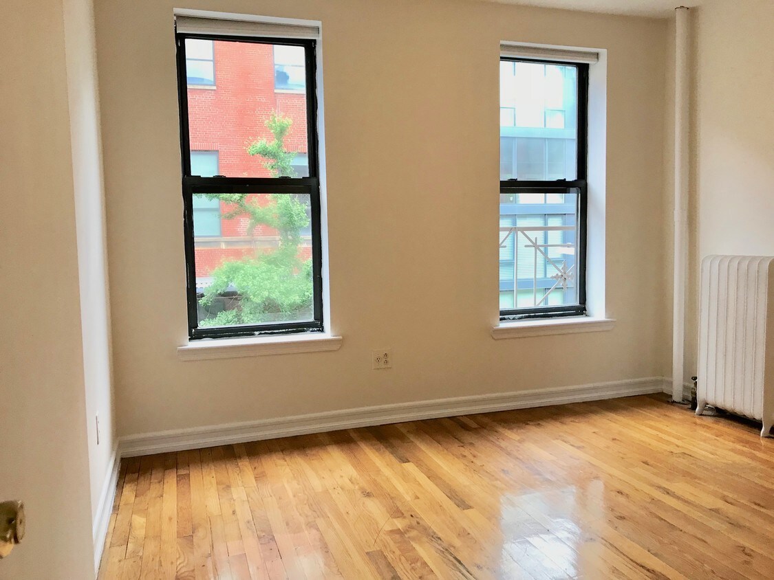 Primary Photo - 535 W 49th St