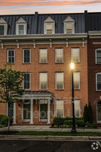 Building Photo - 716 Bluemont Ave