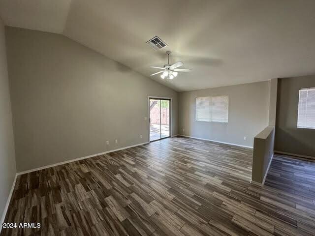 Foto del edificio - 2425 S 159th Ln